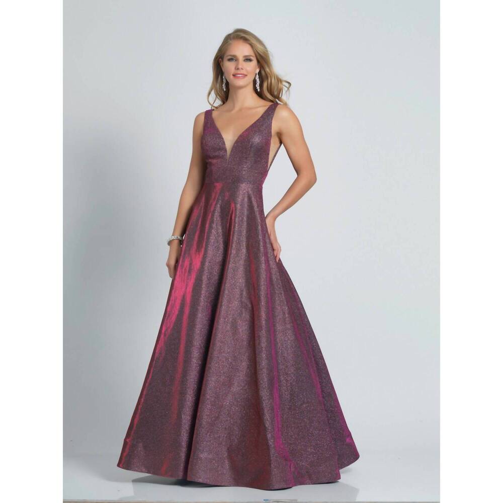 NEW DAVE & JOHNNY a line gown in red